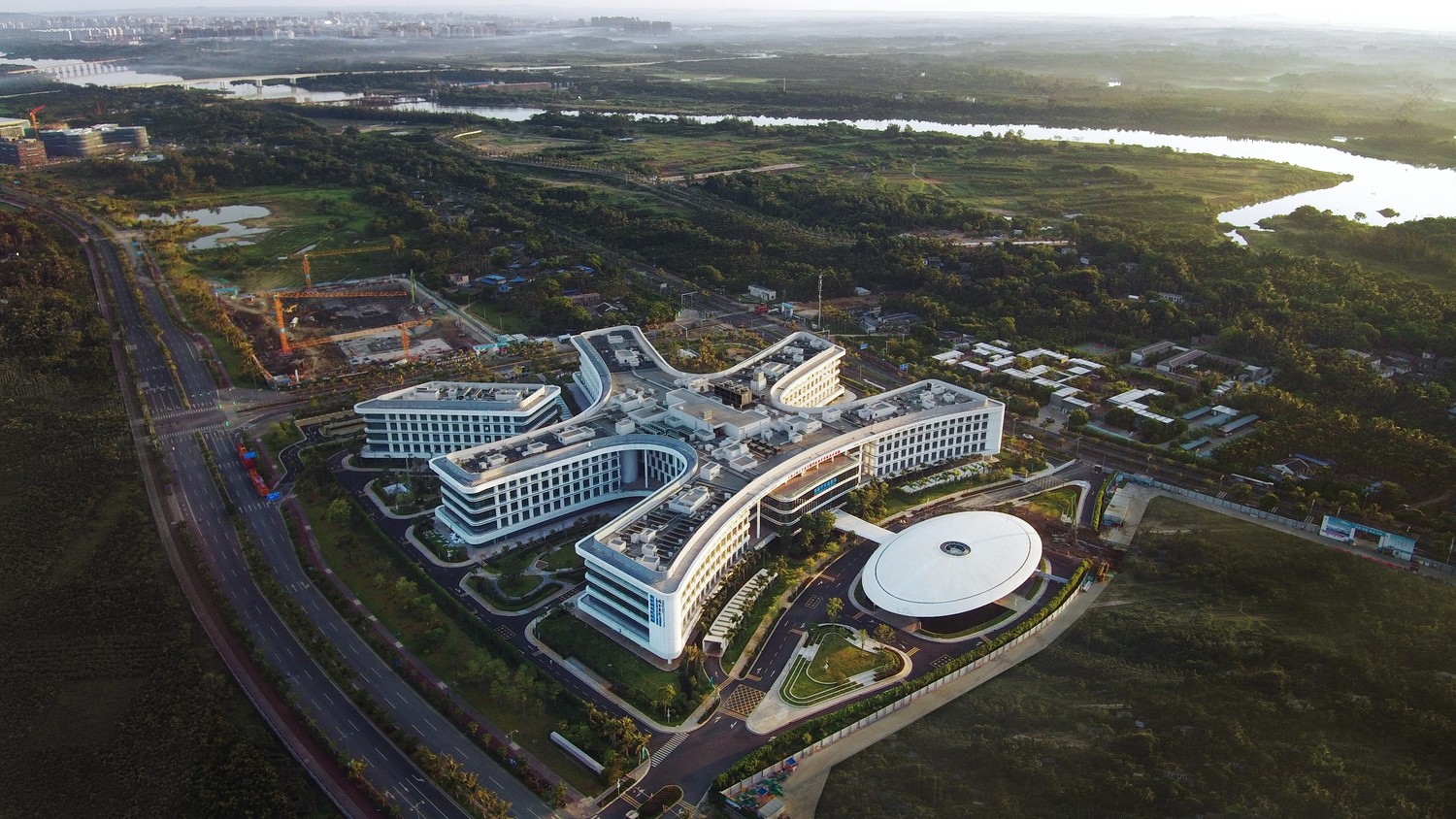 建筑自然，相映成趣 ©STUDIO FANG